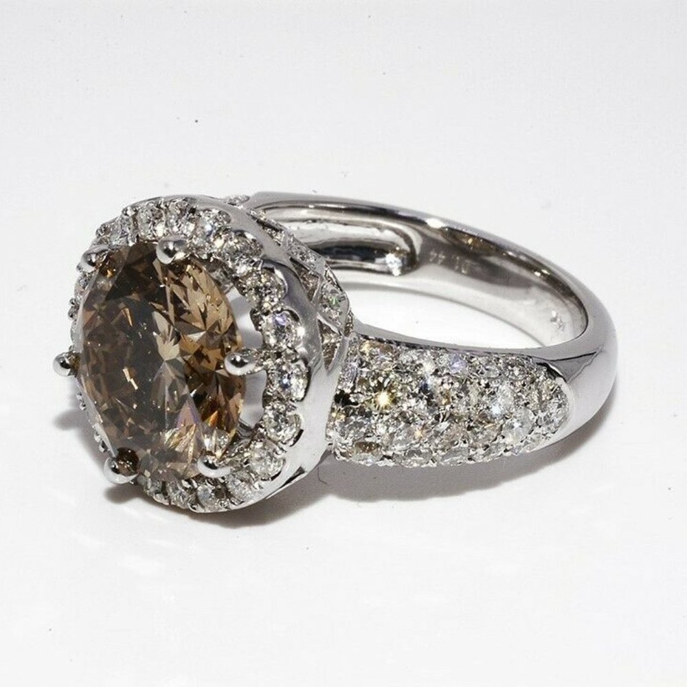 $33,000 5.46CT EGL CERTIFIED NATURAL FANCY YELLOW